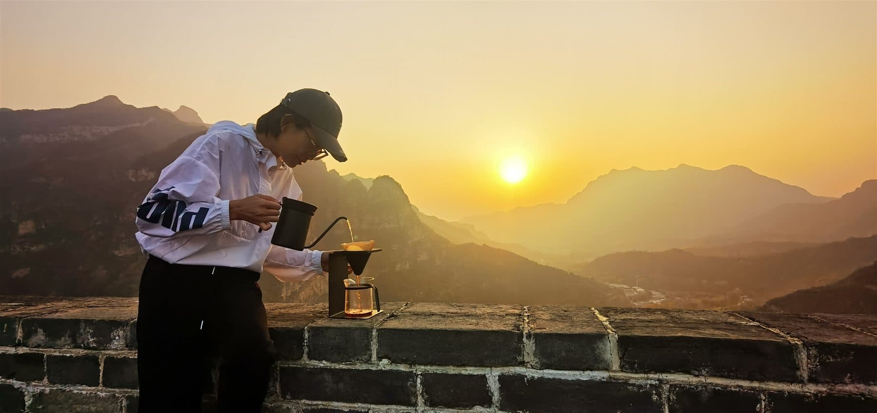 Morning coffee scene on the Great Wall